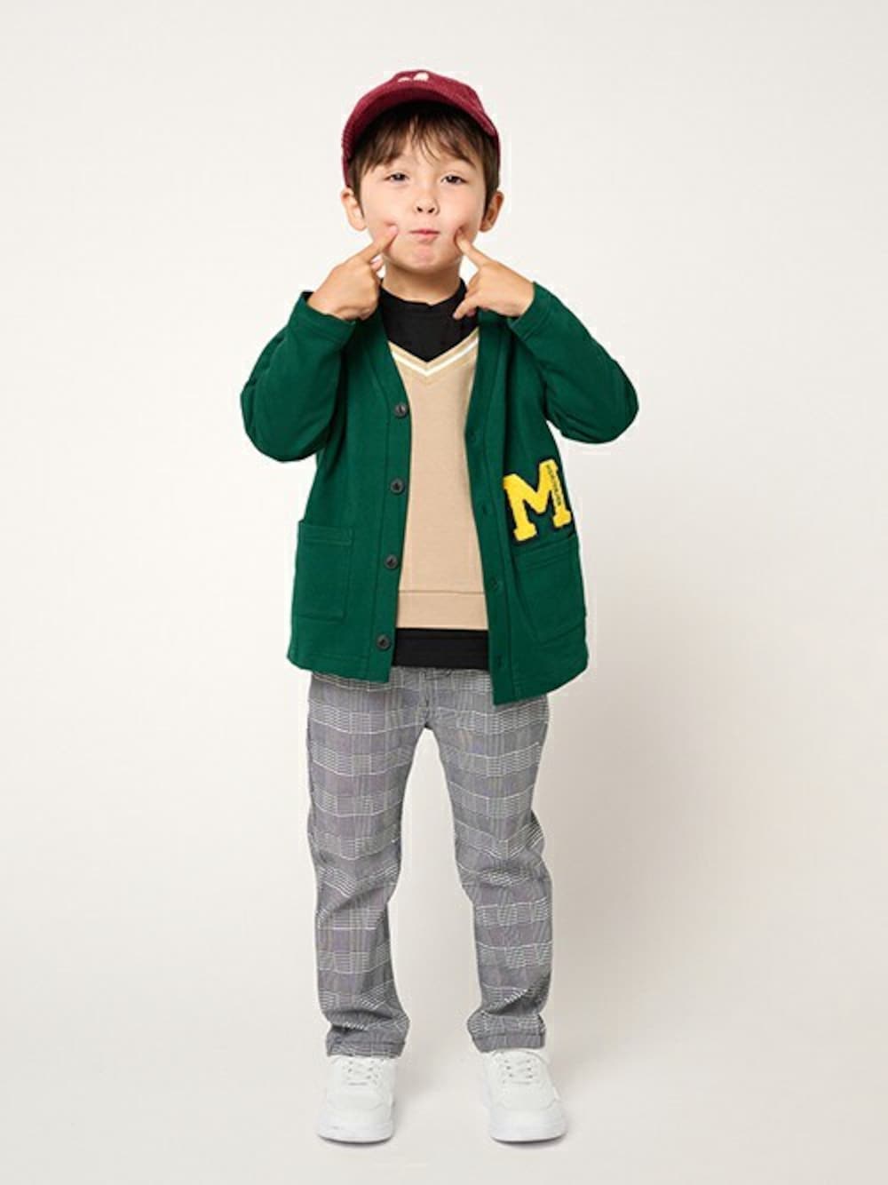 「カーディガン、Tシャツ、チェックパンツ、子供服、男の子、男の子コーデ、Tシャツコーデ、カーディガンコーデ、子供服コーデ、男の子ファッション」｜「Moujonjonのミニ裏毛レタードカーディガン（カーディガン/ボレロ、グリーン系）」を使った、こどもの森e-shopさん（キッズ・110cm）の秋コーディネートの1枚目の写真