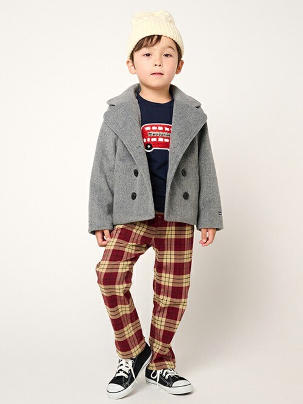 「コート、アウター、ピーコート、チェック柄、チェックパンツ、コートスタイル、男の子コーデ、コートコーデ、アウターコーデ、男の子ファッション」｜「Moujonjonの無地ピーコート（ピーコート、グレー系）」を使った、こどもの森e-shopさん（キッズ・110cm）の秋コーディネートの1枚目の写真