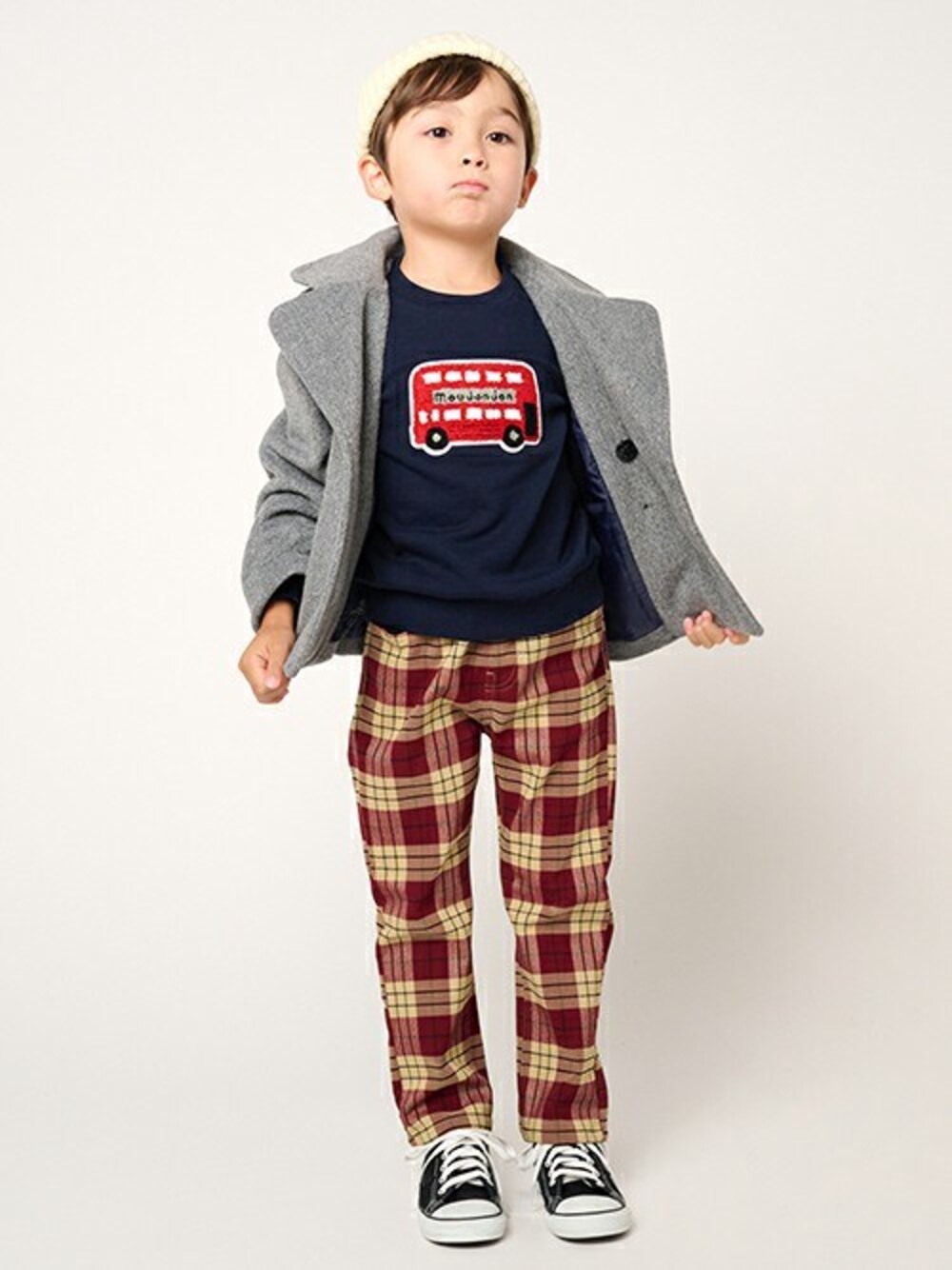 「チェック、スウェット、コート、トレーナー、ピーコート、チェック柄、チェックパンツ、コートスタイル、トレーナー スエット、コートコーデ」｜「Moujonjonの無地ピーコート（ピーコート、グレー系）」を使った、こどもの森e-shopさん（キッズ・110cm）の秋コーディネートの1枚目の写真