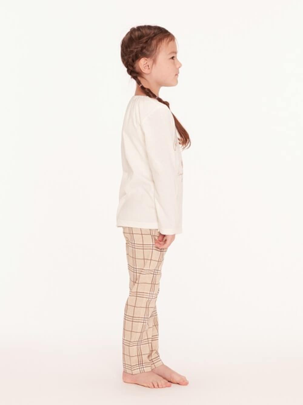 「子供服、パジャマ、おうちスタイル、パジャマパンツ、パジャマスタイル、子供コーデ、レッスン着、パジャマコーデ、おうち時間、おうちファッション」｜「Kids Foretのくまプリント長袖パジャマ（ルームウェア/パジャマ、ベージュ系）」を使った、こどもの森e-shopさん（キッズ・110cm）の冬コーディネートの1枚目の写真