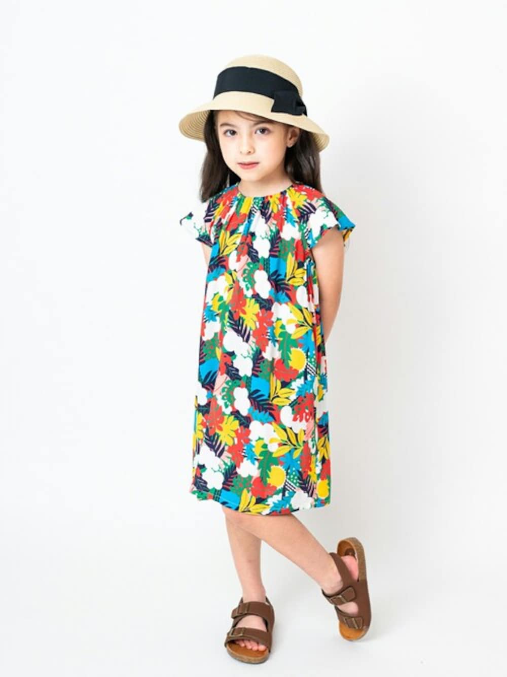 「ワンピース、子供服、ボタニカル、夏コーデ、ボタニカル柄、ワンピーススタイル、子供コーデ、ワンピースコーデ、アロハシャツワンピース」｜「Moujonjonのボタニカル柄レーヨン半袖ワンピース（ワンピース、ピンク系）」を使った、こどもの森e-shopさん（キッズ・110cm）の夏コーディネートの1枚目の写真