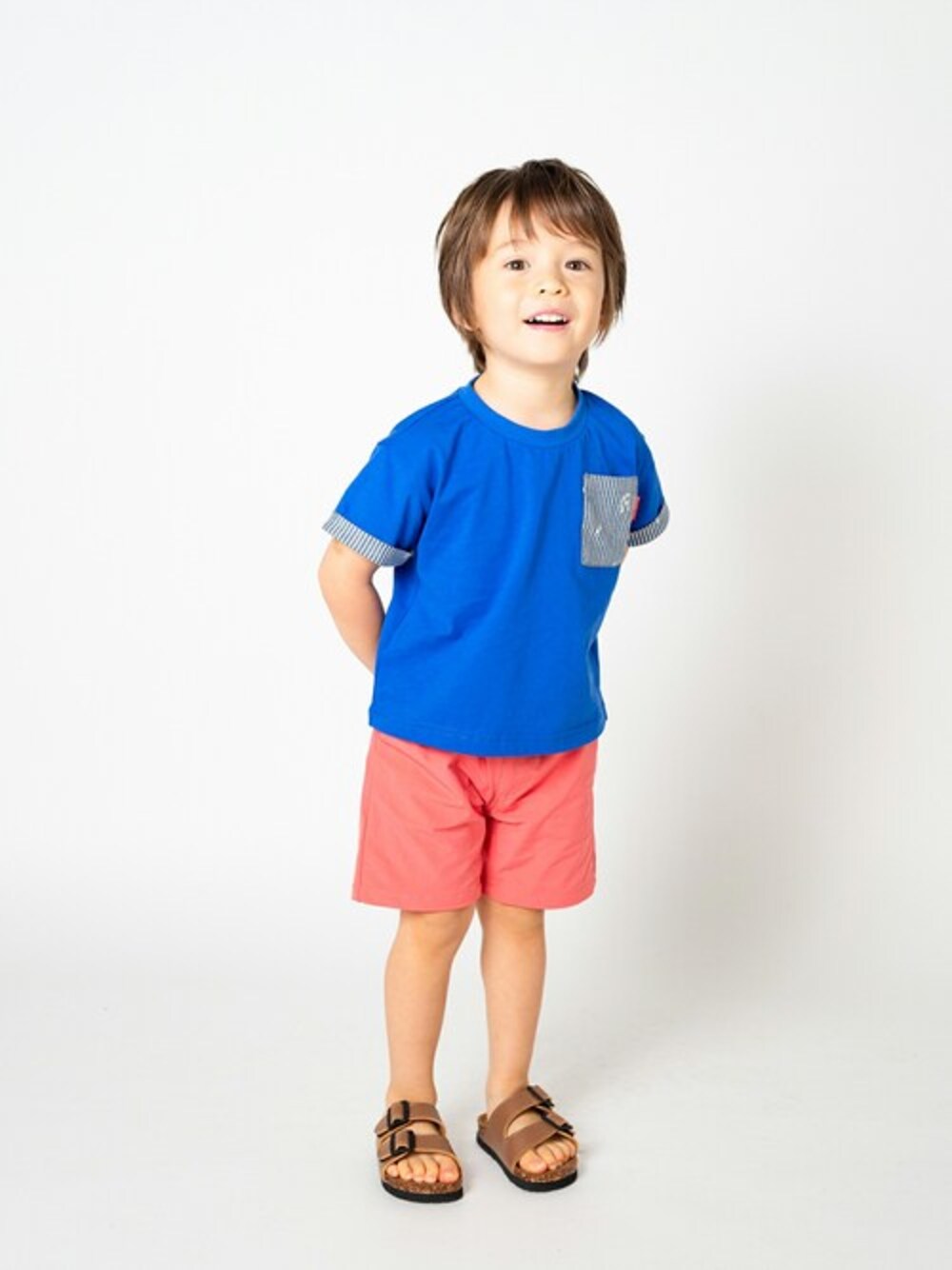 「ブルー、Tシャツ、ブルーコーデ、夏コーデ、半袖Ｔシャツ、夏服、半袖シャツ、Tシャツコーデ、夏ファッション」｜「Moujonjonのポケット付き半袖Tシャツ（Tシャツ/カットソー、ブルー系）」を使った、こどもの森e-shopさん（キッズ・90cm）の夏コーディネートの1枚目の写真