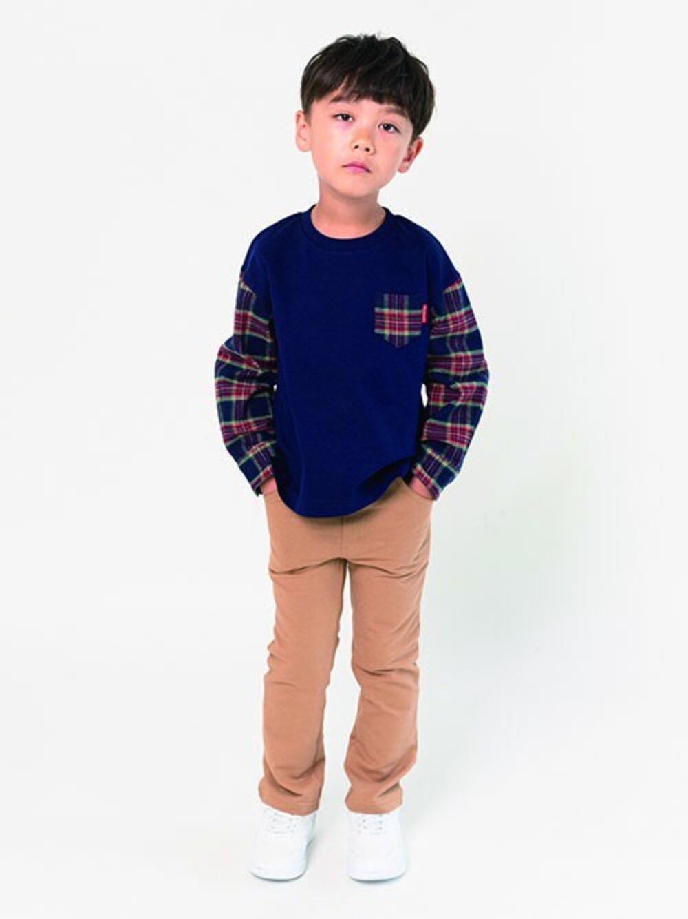 「Moujonjonの２４ＭＪスムースチェックソデＴ（Tシャツ/カットソー、ブルー系）」を使った、こどもの森e-shopさん（キッズ・110cm）の秋コーディネートの1枚目の写真