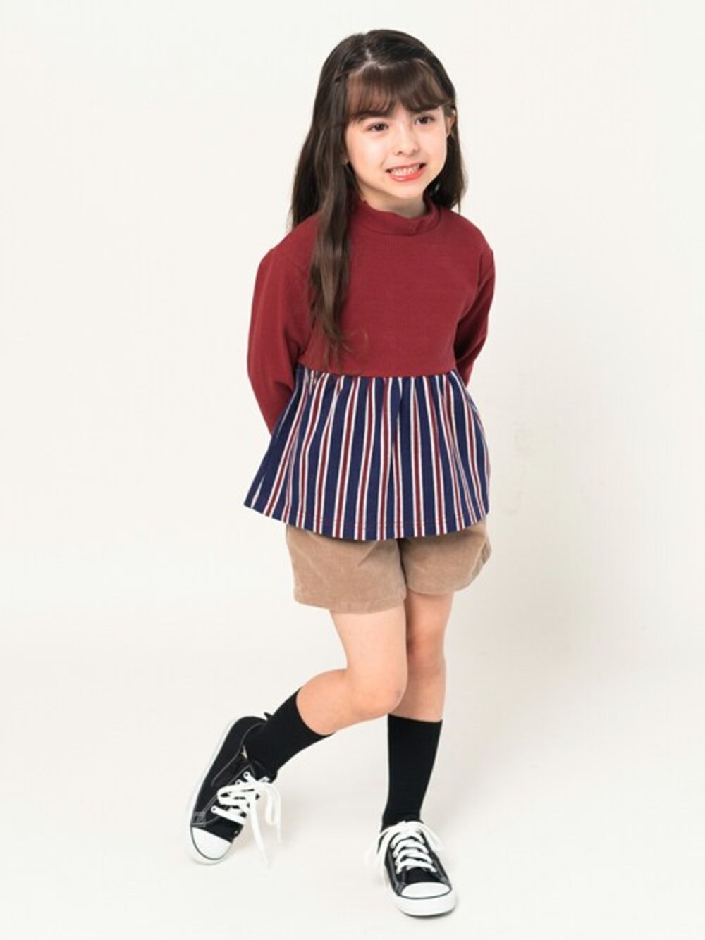 「ボーダー、Tシャツ、ストライプ、子供服、ボーダートップス、長袖Tシャツ、長袖、ストライプ柄、Tシャツコーデ、秋コーデ」｜「Moujonjonのストライプ切替Tシャツ（Tシャツ/カットソー、レッド系）」を使った、こどもの森e-shopさん（キッズ・110cm）の秋コーディネートの1枚目の写真