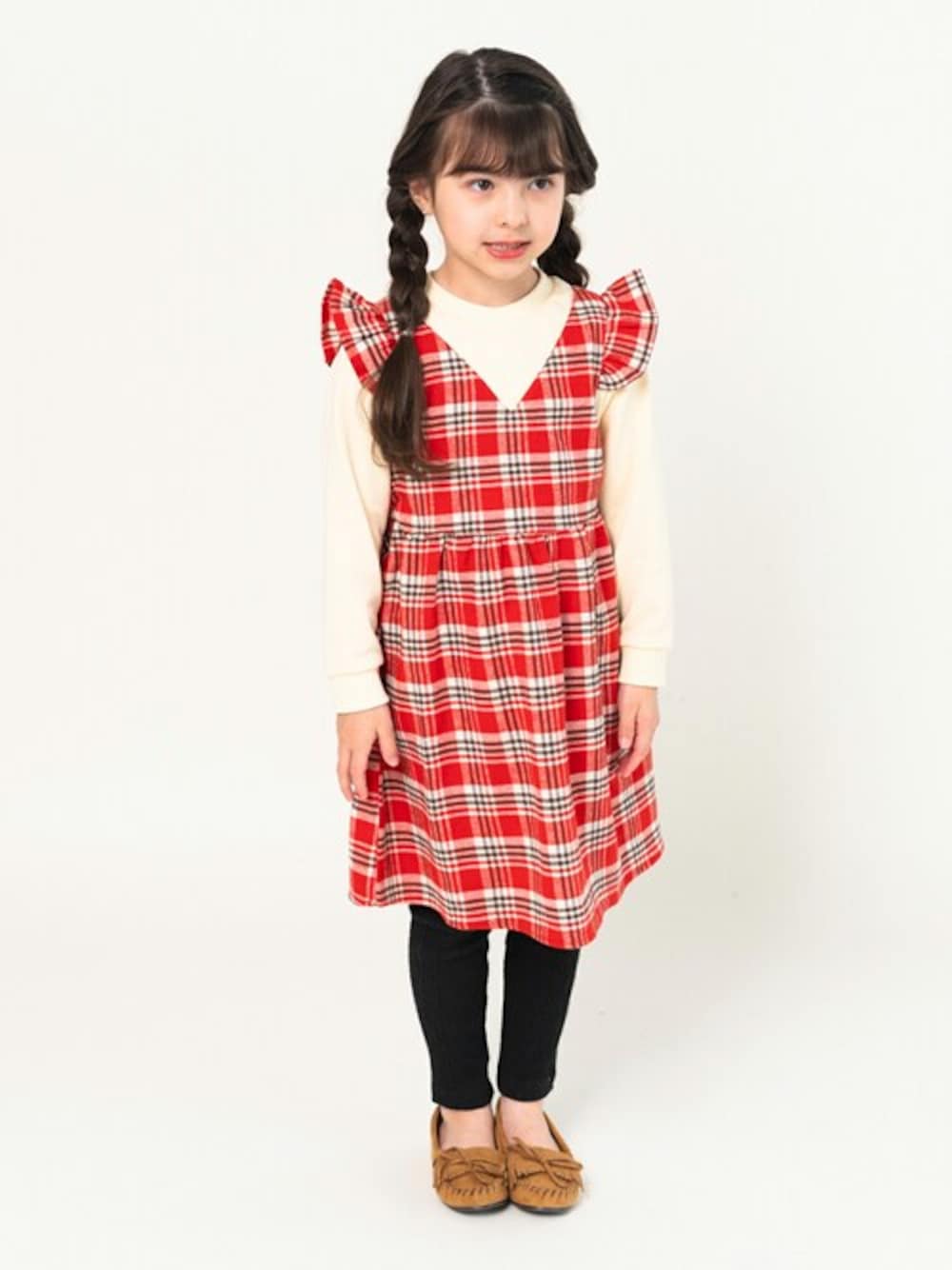 「チェック、ワンピース、チェック柄、子供服、キッズコーデ、チェックワンピース、ワンピーススタイル、子供コーデ、ワンピースコーデ、子供服コーデ」｜「Moujonjonのチェック柄ワンピース（ワンピース、レッド系）」を使った、こどもの森e-shopさん（キッズ・110cm）の冬コーディネートの1枚目の写真