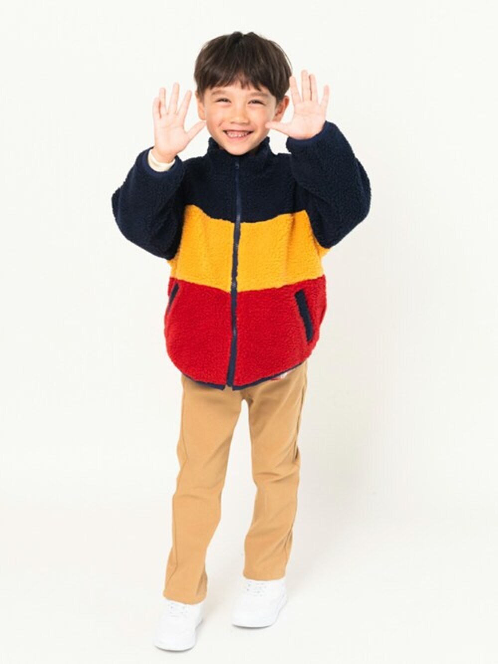 「ジャケット、ボア、冬コーデ、子供服、ボアジャケット、ジャケットスタイル、ジャケットコーデ、冬アウター、ボアブルゾン、子供カッコイイ」｜「Moujonjonのボアジャケット（ムートンコート、その他）」を使った、こどもの森e-shopさん（キッズ・110cm）の冬コーディネートの1枚目の写真