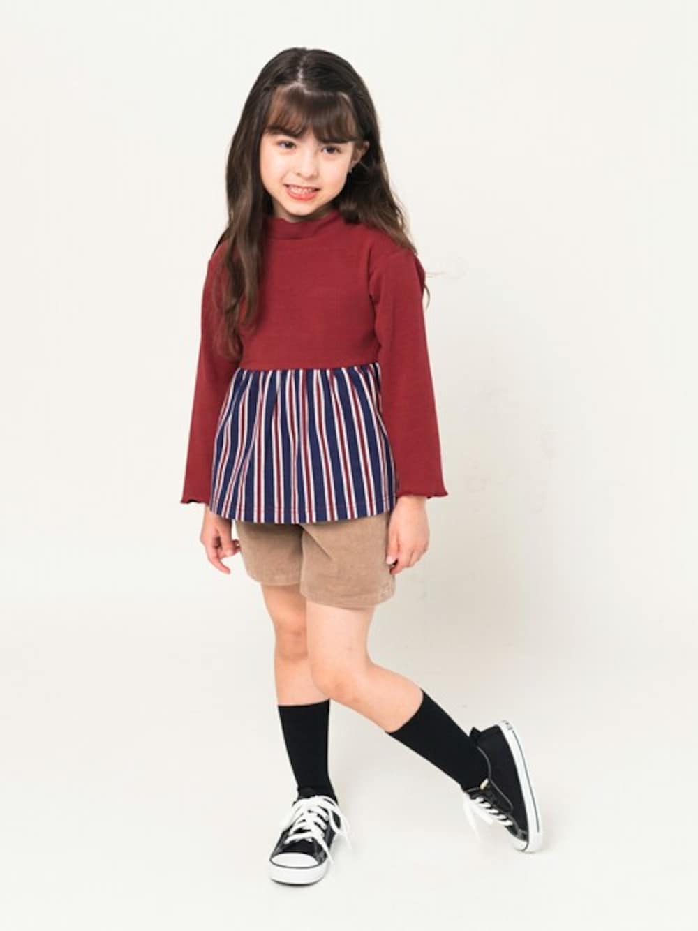 「Tシャツ、子供服、キッズコーデ、おでかけ、キュロット、キュロットパンツ、子供コーデ、おでかけコーデ、Tシャツコーデ、キッズファッション」｜「Moujonjonのストライプ切替Tシャツ（Tシャツ/カットソー、レッド系）」を使った、こどもの森e-shopさん（キッズ・110cm）の冬コーディネートの1枚目の写真