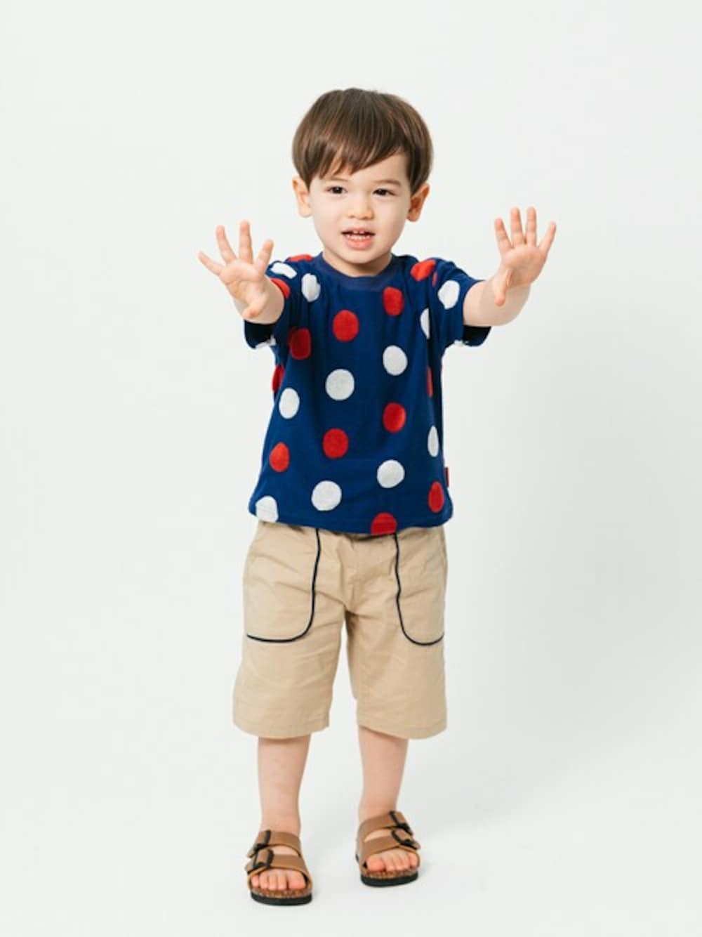 「ドット、水玉、ハーフパンツ、ドット柄、キッズコーデ、夏コーデ、半ズボン、キッズファッション、ハーフパンツコーデ」｜「Moujonjonの水玉柄半袖Tシャツ（Tシャツ/カットソー、ブルー系）」を使った、こどもの森e-shopさん（キッズ・90cm）の春コーディネートの1枚目の写真