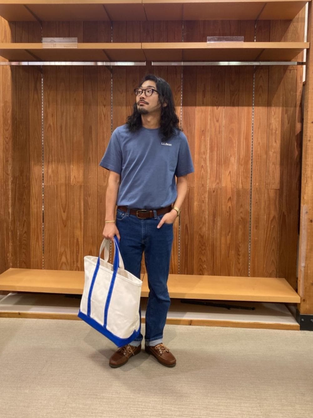 「デニム、トートバッグ、夏、Tシャツ、タックイン、エルエルビーン、llbeanjapan、BeanOutsider、llbeanstyling、LLbean」｜「L.L.Beanのボート・アンド・トート・バッグ、オープン・トップ ラージ（トートバッグ、ブルー系）」を使った、unさん（メンズ・174cm）の夏コーディネートの1枚目の写真