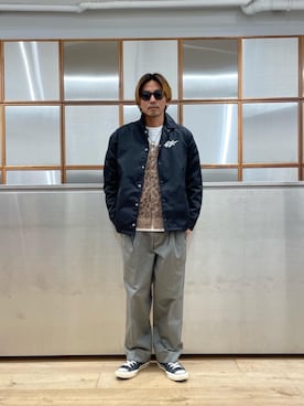 「ワイドパンツ 」｜「アイテム（スニーカー）」を使った、京都くんさん（メンズ・172cm）の秋コーディネート