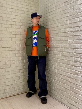 「アイテム（Tシャツ/カットソー、オレンジ系）」を使った、HIDEさん（メンズ・172cm）の秋コーディネート