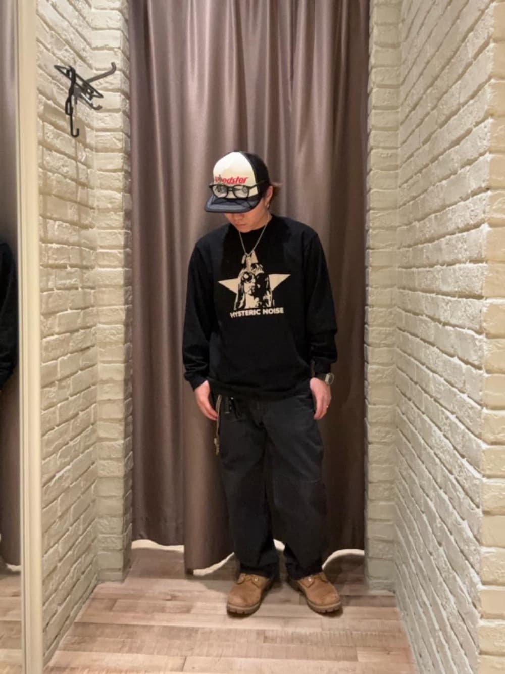 「パンツ、キャップ、ストリート、ロンT、ヒステリックグラマー、HYSTERIC GLAMOUR」｜「HYSTERIC GLAMOURのSPEEDSTER メッシュキャップ（キャップ、ブラック系）」を使った、hysteric0717さん（メンズ・163cm）の夏コーディネートの1枚目の写真