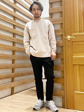 「NEWBALANCE」｜「アイテム（スウェット）」を使った、ニコルさん（メンズ・170cm）の春コーディネート