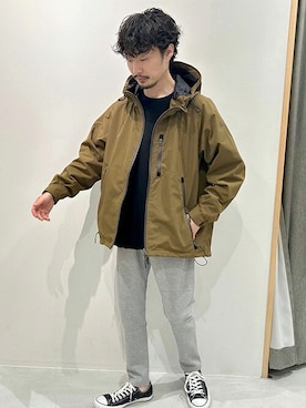 「アイテム（ナイロンジャケット、ブラウン系）」を使った、ニコルさん（メンズ・170cm）の秋コーディネート