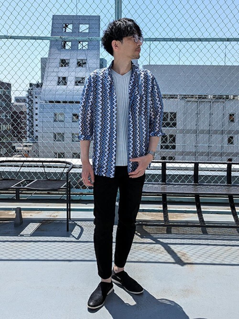 「NICOLE CLUB FOR MENのアラカルトシアーレース 7分袖スタンドシャツ（シャツ/ブラウス、ブルー系）」を使った、ニコルさん（メンズ・181cm）の春コーディネートの1枚目の写真