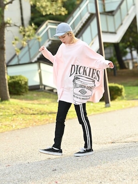 「NAVY（ネイビー）のアイテム（パンツ）」を使った、マックハウスZOZOスタイリスト レディースさん（レディース・163cm）の冬コーディネート