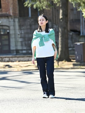 「NAVY（ネイビー）のアイテム（パンツ）」を使った、マックハウスZOZOスタイリスト レディースさん（レディース・163cm）の春コーディネート