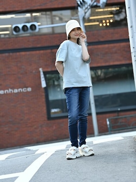 「NAVY（ネイビー）のアイテム（パンツ）」を使った、マックハウスZOZOスタイリスト レディースさん（レディース・163cm）の春コーディネート