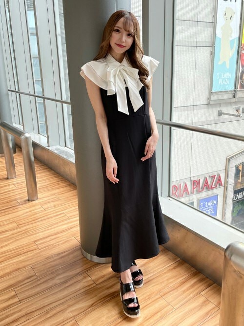 【グッチ】ワンピース　ウェブトリム付きジャージードレス ボウタイ　フリル　黒　M グッチ】ワンピース ウェブトリム付きジャージードレス ボウタイ