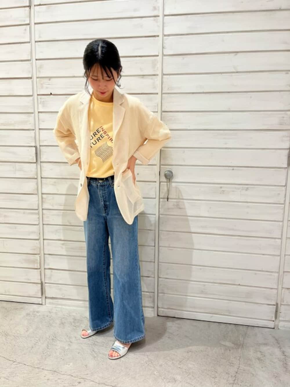 「FIL DE FERの11.5ozデニム　スッキリワイドパンツ（デニムパンツ、ブルー系）」を使った、uchiyama.さん（レディース・165cm）の春コーディネートの1枚目の写真