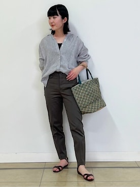 「アイテム（タンクトップ、グレー系）」を使った、natsukiさん（レディース・156cm）の春コーディネート