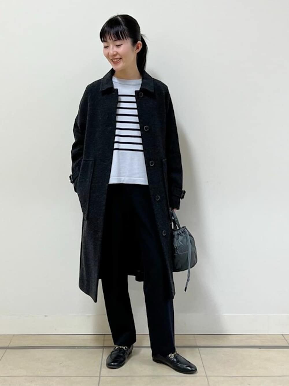 「コート、ニット、カジュアル、冬コーデ、大人カジュアル、休日スタイル、お出かけコーデ、大人コーデ、パンツスタイル、大人女子」｜「human womanの◆ウールナイロンオックスステンカラーコート（ステンカラーコート、ブラウン系）」を使った、natsukiさん（レディース・156cm）の冬コーディネートの1枚目の写真