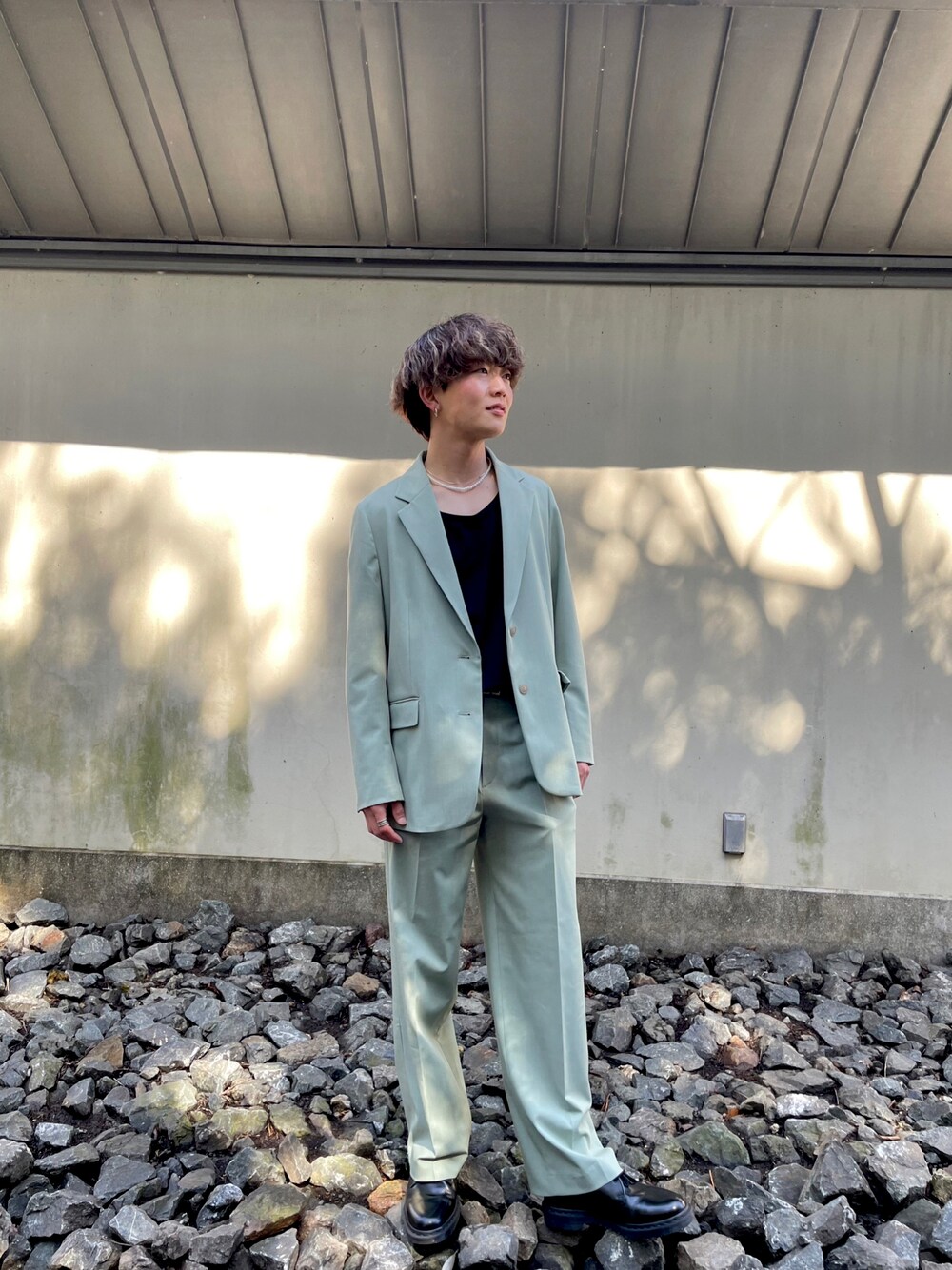 「春、メンズファッション、いいね、save、フォローお願いします🤑、シンプルスタイル、春服デビュー宣言、大人カジュアル、今日のコーデ、ラフコーデ、春服みてみて、プチプラコーデ、春夏コーデ、ワントーンコーデ、低身長コーデ、お洒落さんとつながりたい、メンズコーデ」｜「UNIQLOのアイテム（セットアップ、グリーン系）」を使った、t.kurokawaさん（メンズ・168cm）の春コーディネートの1枚目の写真