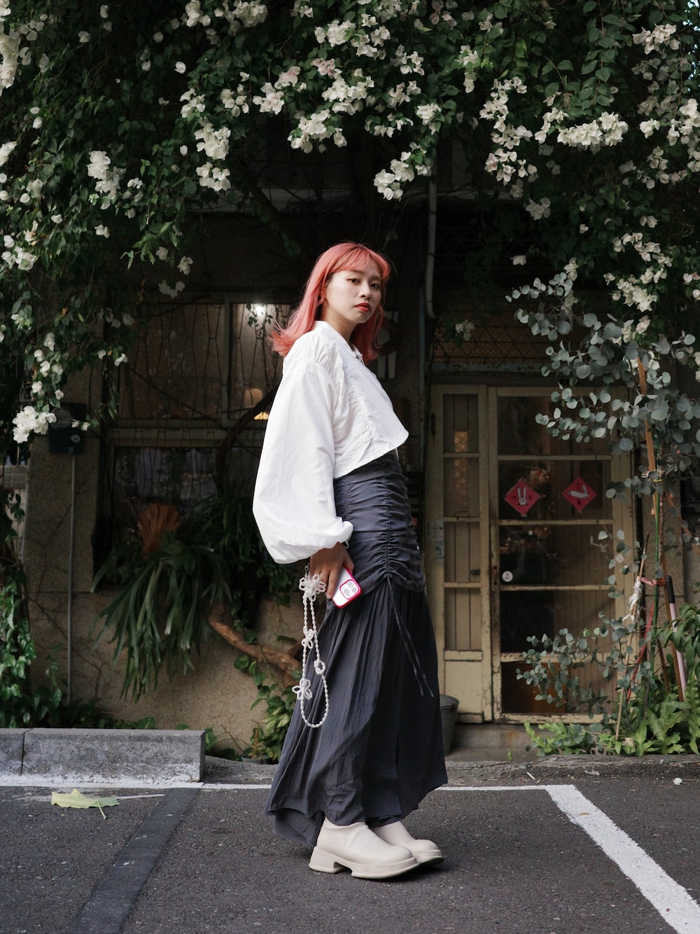 「大人カジュアル、秋冬コーデ、冬服、大人コーデ、大人女子、moussy、穿搭、日常、襯衫、台灣、休日スタイル、休日コーデ、貳咿穿衣、お洒落さんとつながりたい、ピンク」｜「NO11のアイテム（シャツ/ブラウス、ホワイト系）」を使った、21貳咿@hsuan. jpgさん（レディース・160cm）の冬コーディネートの1枚目の写真