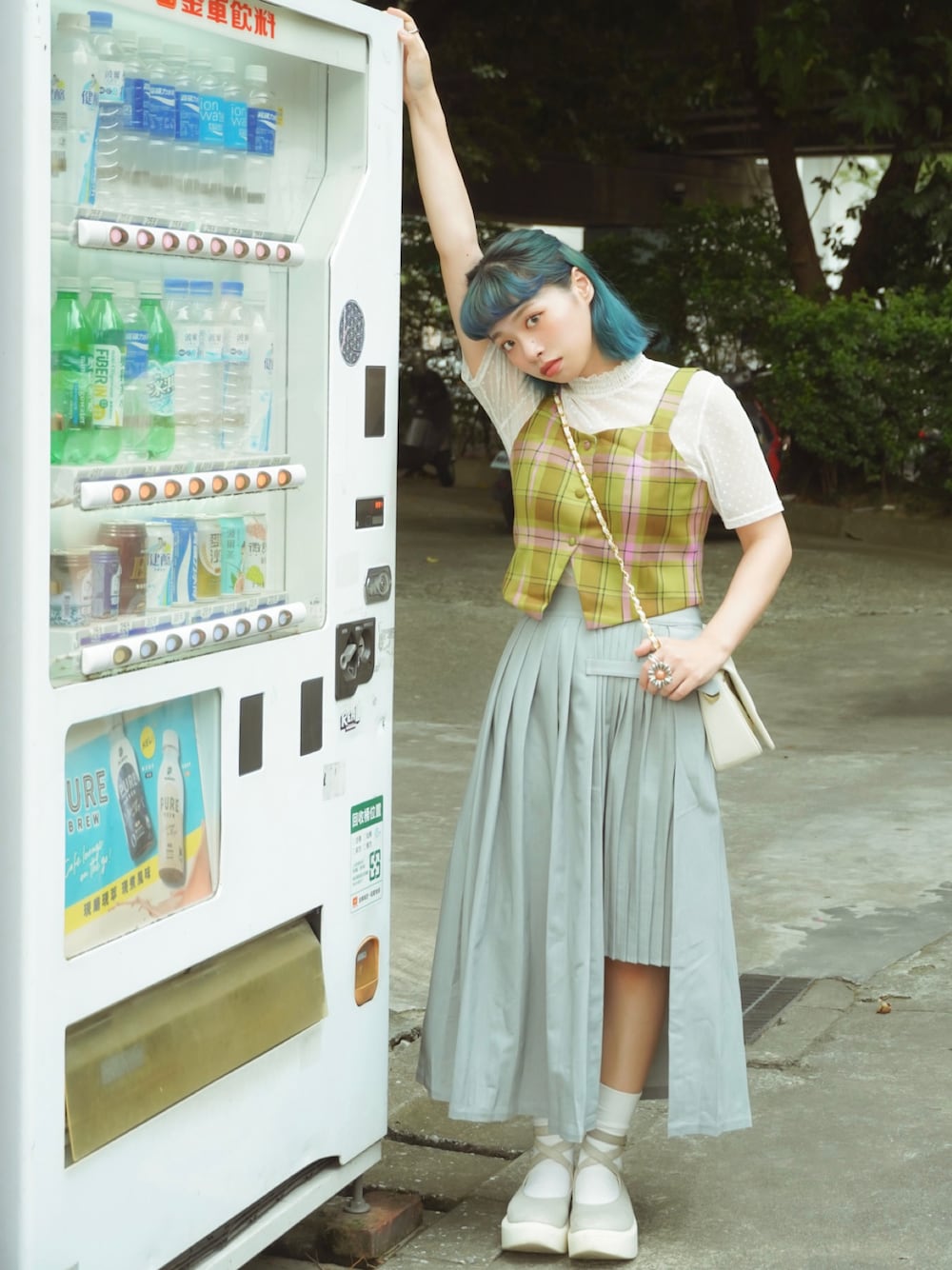「貳咿穿衣、大人女子、夏コーデ、夏服、今日のコーデ、おしゃれさんと繋がりたい、160cm、夏休み、大人カジュアル、大人コーデ、かわいい、休日コーデ、穿搭、日常、Tokyo bopper」｜「NO.11のアイテム（スカート、グレー系）」を使った、21貳咿@hsuan. jpgさん（レディース・160cm）の夏コーディネートの1枚目の写真