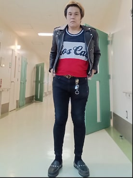 「H&M DIVIDED（エイチアンドエム　ディヴァイデッド）のアイテム（トップス）」を使った、眞理さん（メンズ・173cm）の春コーディネート