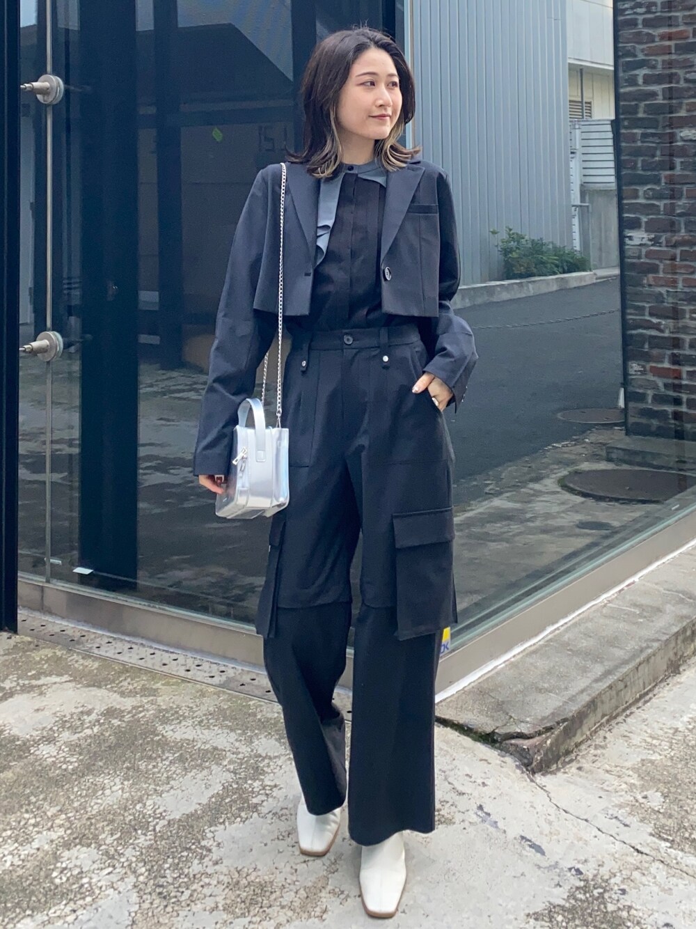 WEB限定】アシメコンビライクブラウスを使った人気ファッション