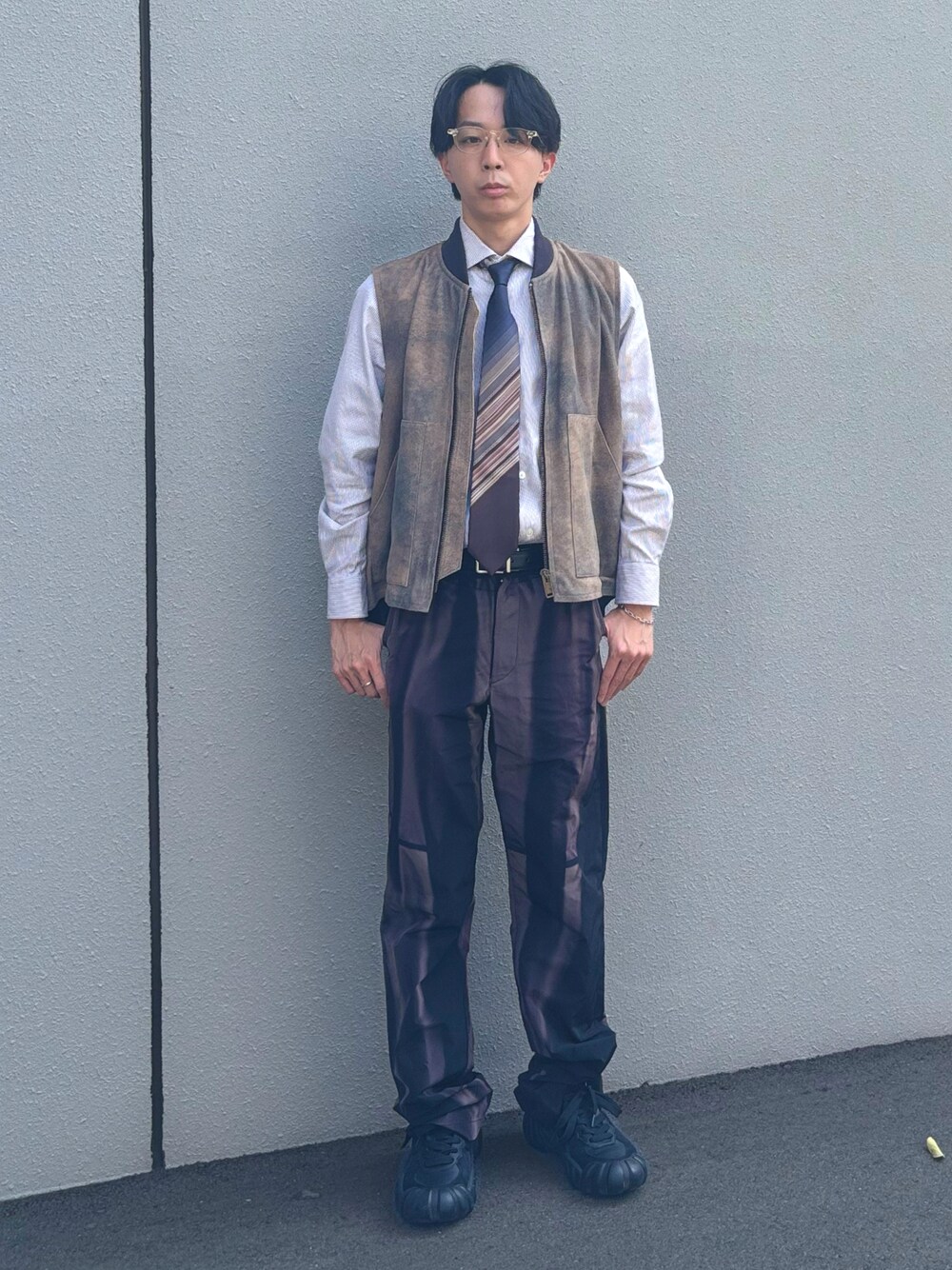 Paul Smithのネクタイ（ブラウン系）を使った人気ファッション