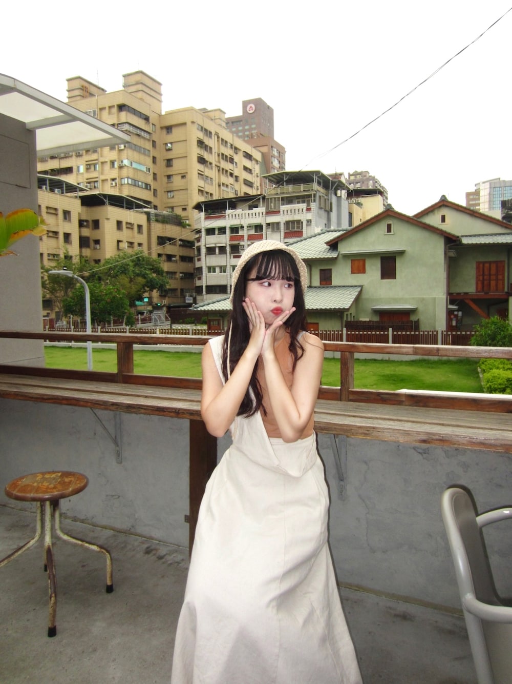 「mystic、UNIQLO」｜「mysticのanyway ワンピース（ワンピース、ベージュ系）」を使った、jieee03eeさん（レディース・163cm）の秋コーディネートの1枚目の写真