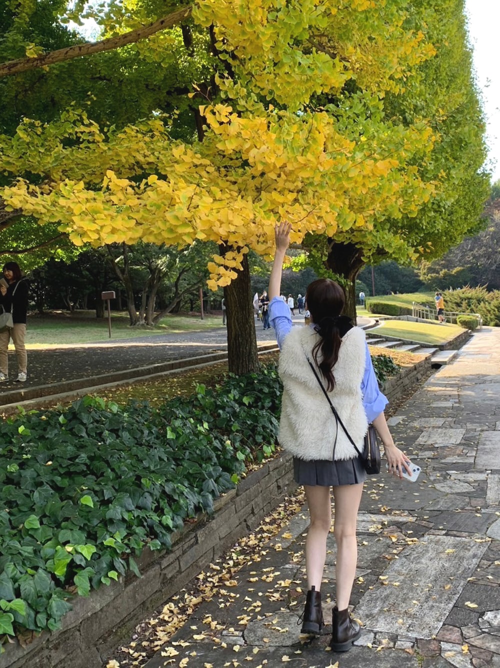 「ファッションを楽しもう、秋冬コーデ、休日コーデ、おでかけコーデ、紅葉、紅葉コーデ、紅葉デート」｜「GUのアイテム（ブーツ、ブラウン系）」を使った、もえかさん（レディース・160cm）の秋コーディネートの1枚目の写真