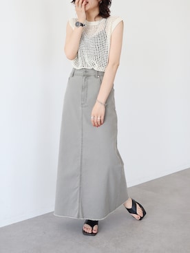 「アイテム（デニムスカート、グレー系）」を使った、Yurinaさん（レディース・165cm）の春コーディネート