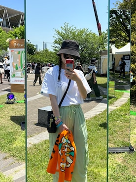 「GU（ジーユー）のアイテム（ハット）」を使った、鮭のにぎりさん（レディース・161cm）の夏コーディネート