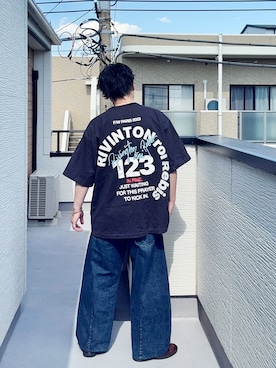 「RRR-123（リヴィントンロイレビス）のCVA PARIS TEE BLACK（T Shirts、ブラック系）」を使った、（asatomoz）さん（メンズ・170cm）の春コーディネート