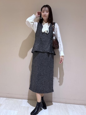 「アイテム（ジャンパースカート）」を使った、eminaさん（レディース・165cm）の秋コーディネート