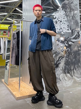 「アイテム（カーゴパンツ）」を使った、はのやんさん（メンズ・182cm）の春コーディネート