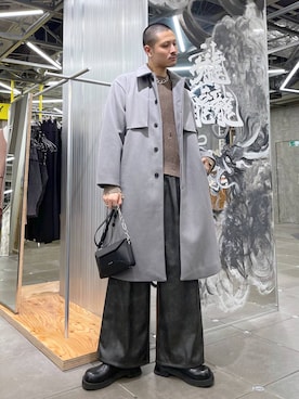 「坊主」｜「アイテム（ステンカラーコート）」を使った、はのやんさん（メンズ・182cm）の冬コーディネート