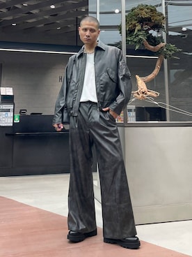 「アイテム（ブルゾン、グレー系）」を使った、はのやんさん（メンズ・182cm）の秋コーディネート