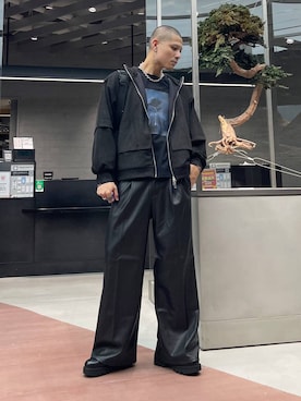 「アイテム（メッセンジャーバッグ）」を使った、はのやんさん（メンズ・182cm）の秋コーディネート