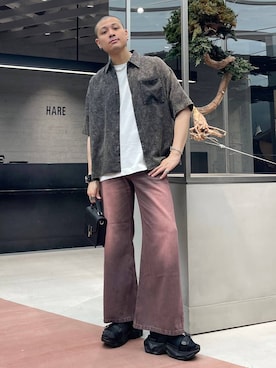 「アイテム（デニムパンツ、レッド系）」を使った、はのやんさん（メンズ・182cm）の夏コーディネート