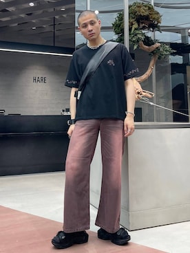 「アイテム（デニムパンツ、レッド系）」を使った、はのやんさん（メンズ・182cm）の夏コーディネート