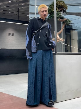 「アイテム（ニット/セーター）」を使った、はのやんさん（メンズ・182cm）の春コーディネート