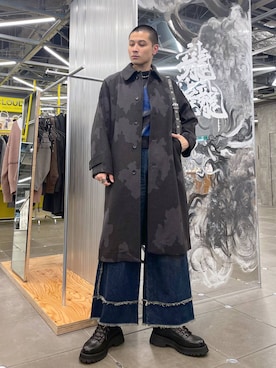 「坊主」｜「アイテム（ステンカラーコート）」を使った、はのやんさん（メンズ・182cm）の冬コーディネート