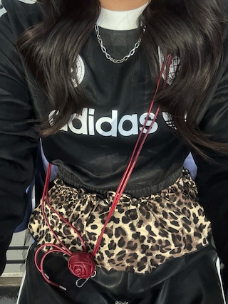 adidas（アディダス）の「長袖 クロップTシャツ / アディダス