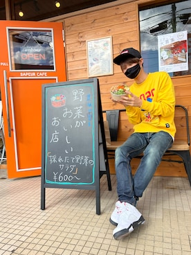 「シュプリーム」｜「アイテム（スウェット）」を使った、センセーさん（メンズ・183cm）の秋コーディネート