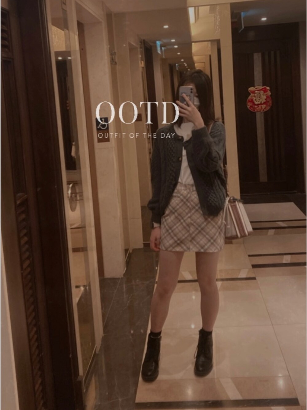 「GUのレースアップブーツ（ブーツ、ブラック系）」を使った、quincyootddddさん（レディース・165cm）の秋コーディネートの1枚目の写真