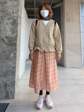 「NIKE（ナイキ）のアイテム（スニーカー、オレンジ系）」を使った、 可奈さん（レディース・164cm）の春コーディネート